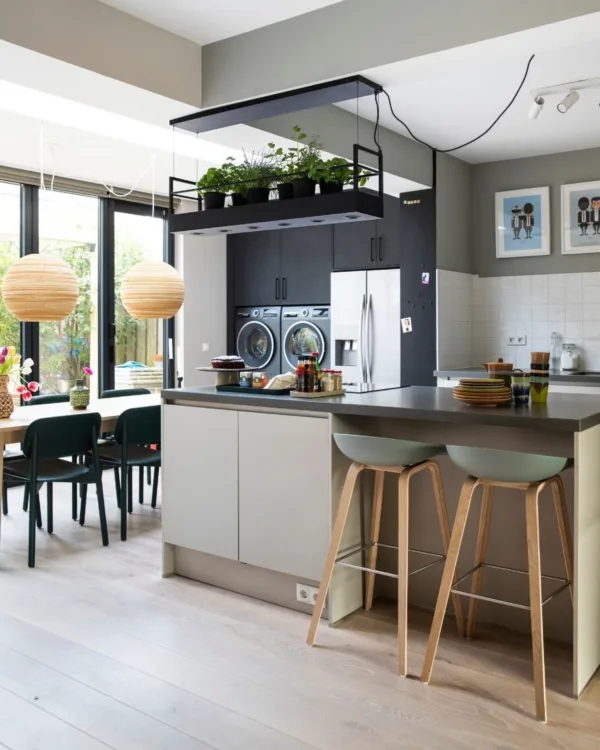 Integreer jouw wasmachine en droger in je woonkeuken, ook als combi met koelkast mogelijk.