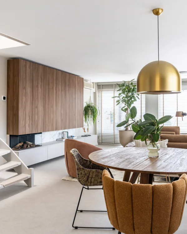 Een betonlook vinylvloer is duurzaam en past bij elke woonstijl