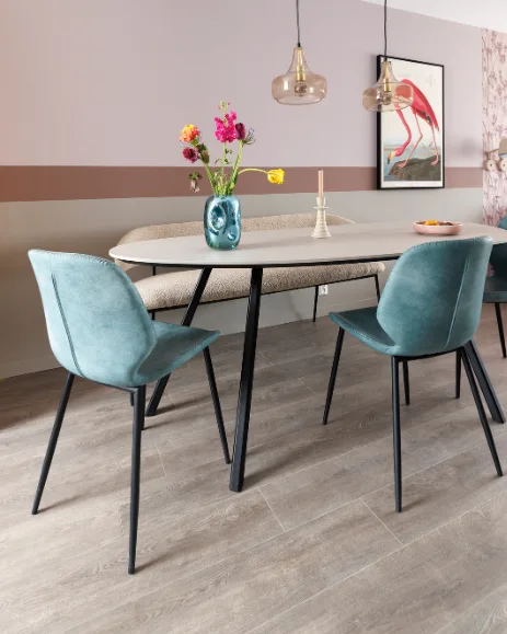 Laminaatvloer in de eetkamer