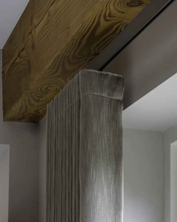 Elektrische gordijnrails in zilveren kleur