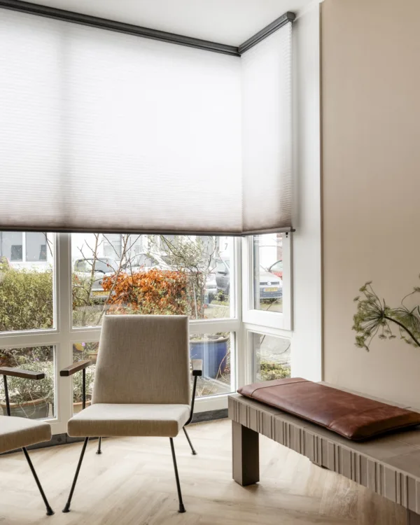 Luxaflex duettes shades raamdecoratie bij Aanhuis.nl - basic naturel woonstijl
