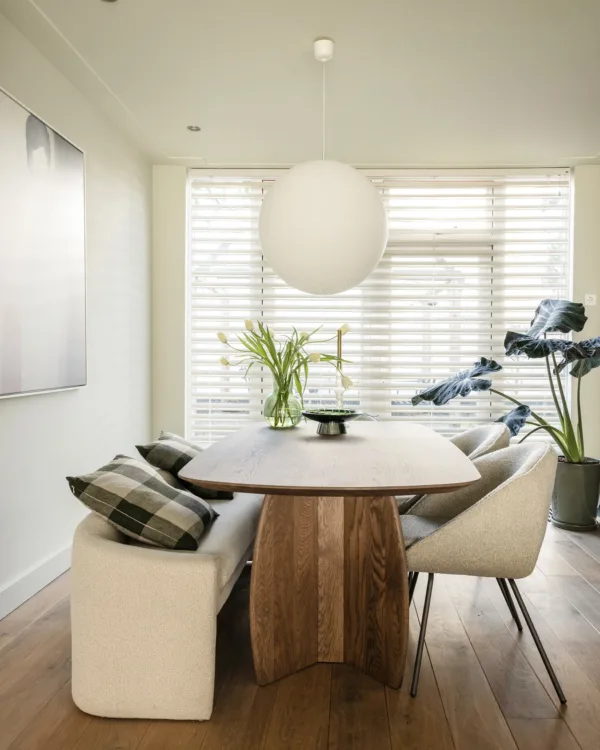 Horizontale jaloezieën van Luxaflex Megaview - basic naturel woonstijl