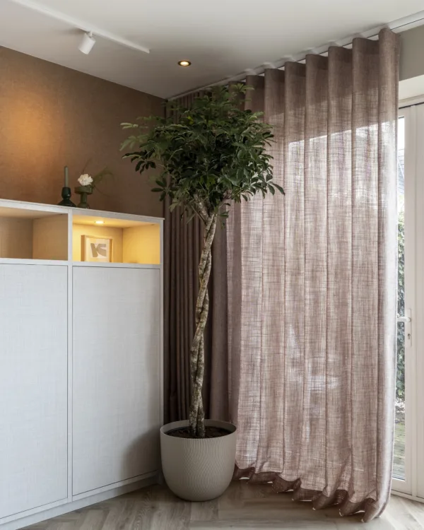 Elektrische Luxaflex wavegordijnen terra roestbruin