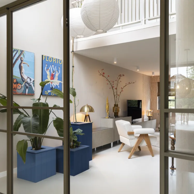 Vintage modern woonstijl met marmoleum betonlook vloer